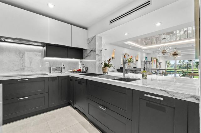 2335 S Ocean Boulevard C9, Palm Beach, FL 33480