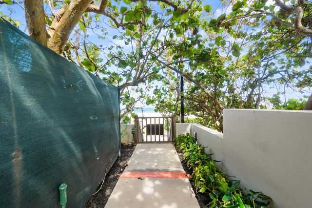 2335 S Ocean Boulevard C9, Palm Beach, FL 33480