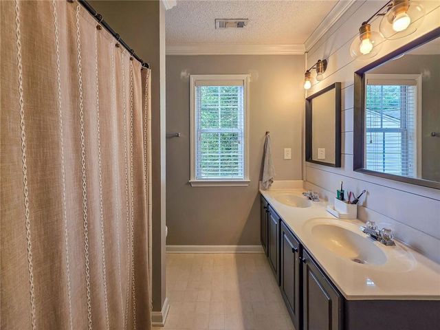 134 Santa Anita Trail, Woodstock, GA 30189