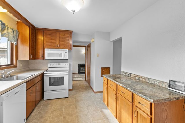 1948 Lakeaires Boulevard, White Bear Lake, MN 55110