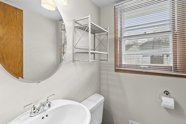 1948 Lakeaires Boulevard, White Bear Lake, MN 55110