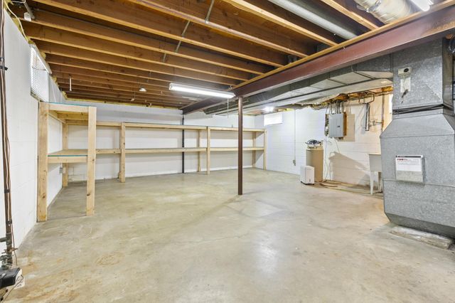 1948 Lakeaires Boulevard, White Bear Lake, MN 55110