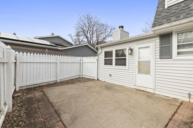 1948 Lakeaires Boulevard, White Bear Lake, MN 55110