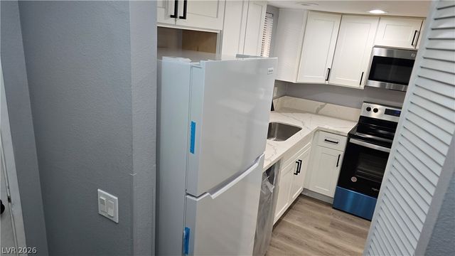 2080 Karen Avenue 49, Las Vegas, NV 89169