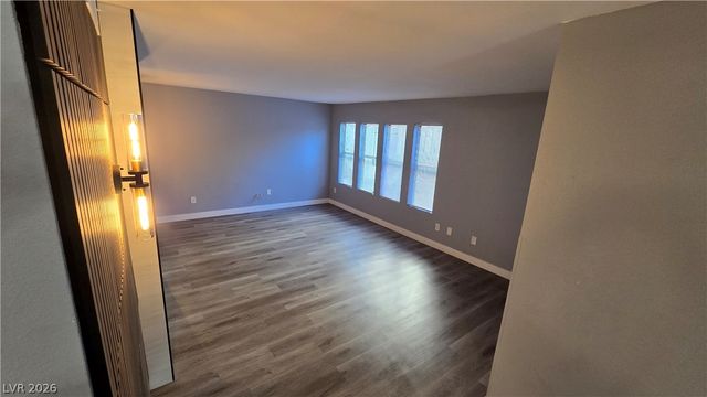 2080 Karen Avenue 49, Las Vegas, NV 89169