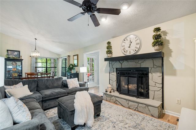 11 Pine Garden Way Drive, Salem, SC 29676