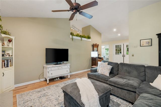 11 Pine Garden Way Drive, Salem, SC 29676