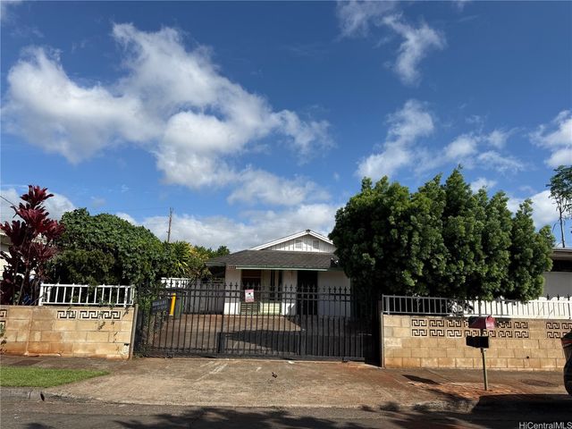 1441 Kuloko Street, Pearl City, HI 96782