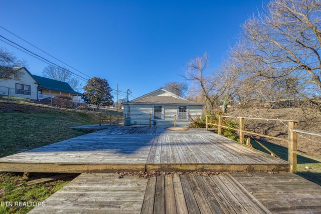 400 Balsam Drive, Knoxville, TN 37918