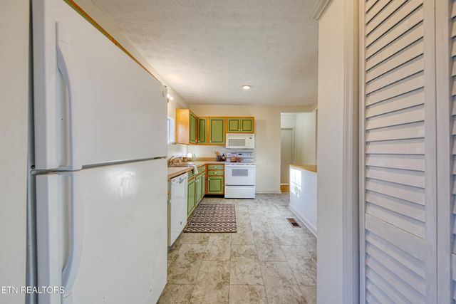 400 Balsam Drive, Knoxville, TN 37918