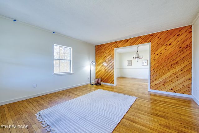 400 Balsam Drive, Knoxville, TN 37918