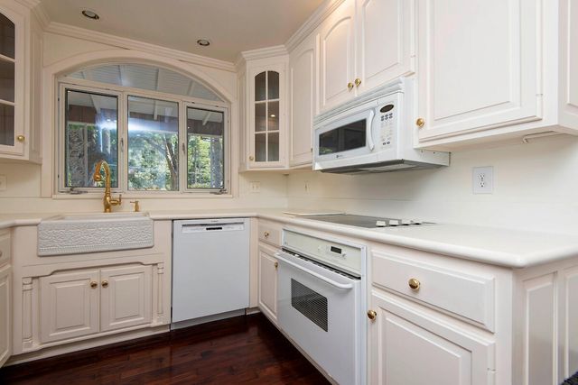 1530 S Delaware Avenue, Springfield, MO 65804