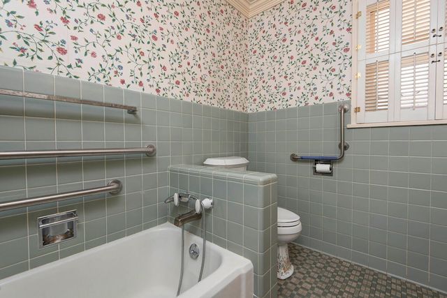 1530 S Delaware Avenue, Springfield, MO 65804