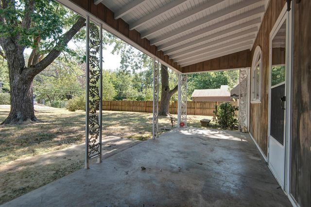 1530 S Delaware Avenue, Springfield, MO 65804