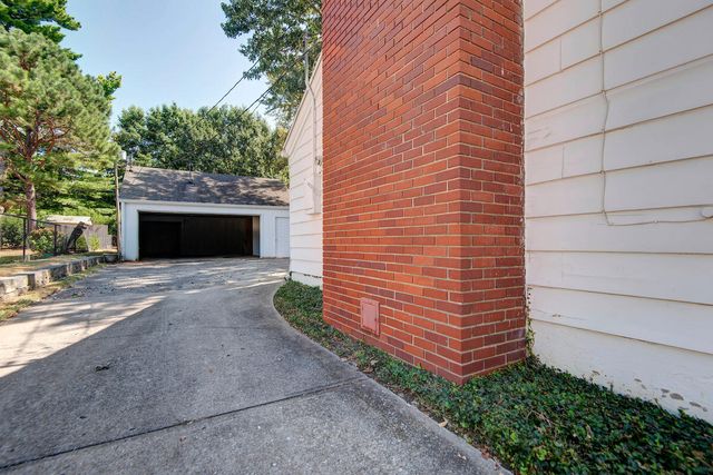 1530 S Delaware Avenue, Springfield, MO 65804