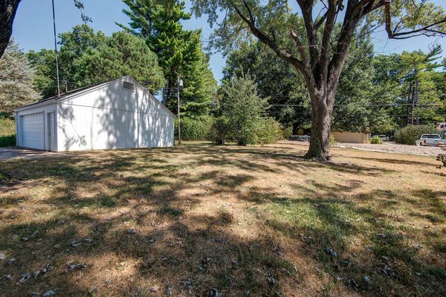 1530 S Delaware Avenue, Springfield, MO 65804