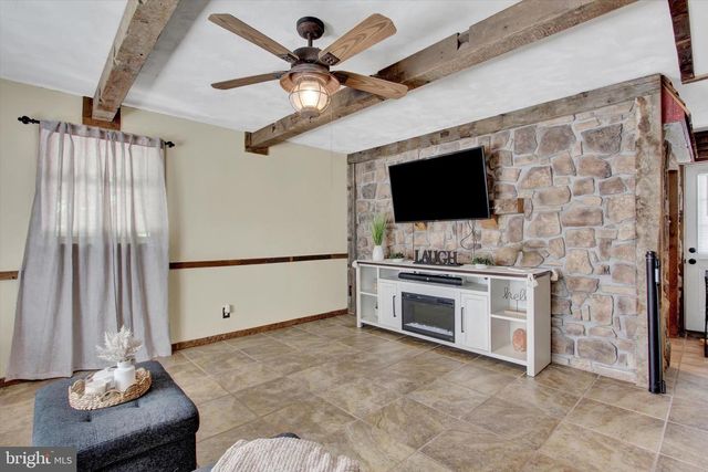 745 JACKSON SQUARE RD, Spring Grove, PA 17362