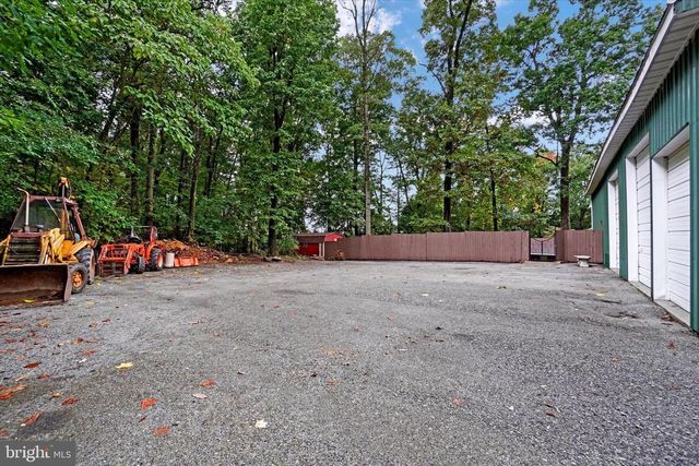 745 JACKSON SQUARE RD, Spring Grove, PA 17362
