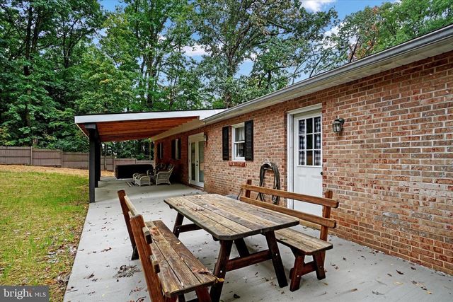 745 JACKSON SQUARE RD, Spring Grove, PA 17362