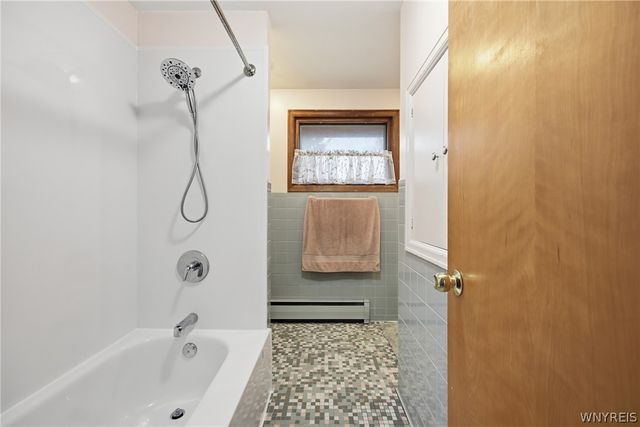 3 Gilmore Dr, Cheektowaga, NY 14225