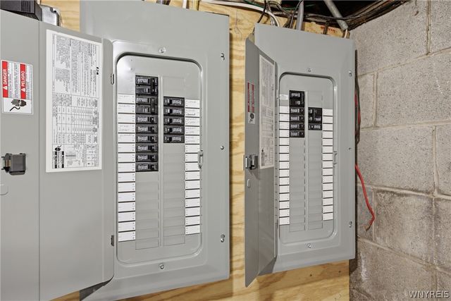 3 Gilmore Dr, Cheektowaga, NY 14225