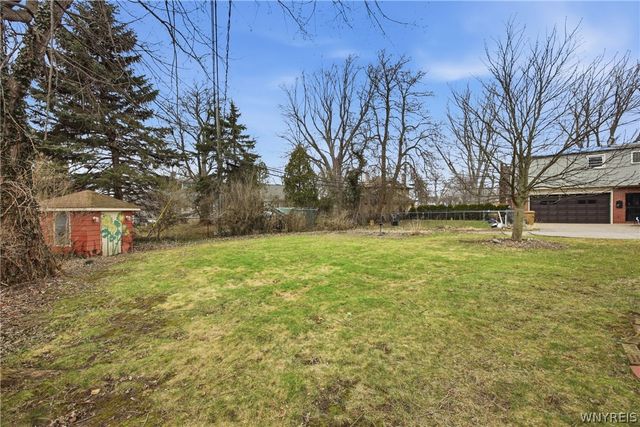 3 Gilmore Dr, Cheektowaga, NY 14225