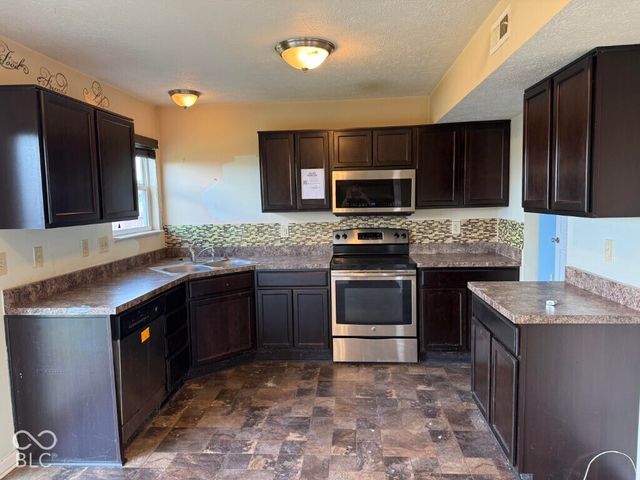 7826 Puckett Lane, Camby, IN 46113