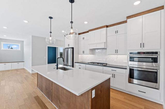 631 Parkside Court, Eagan, MN 55123