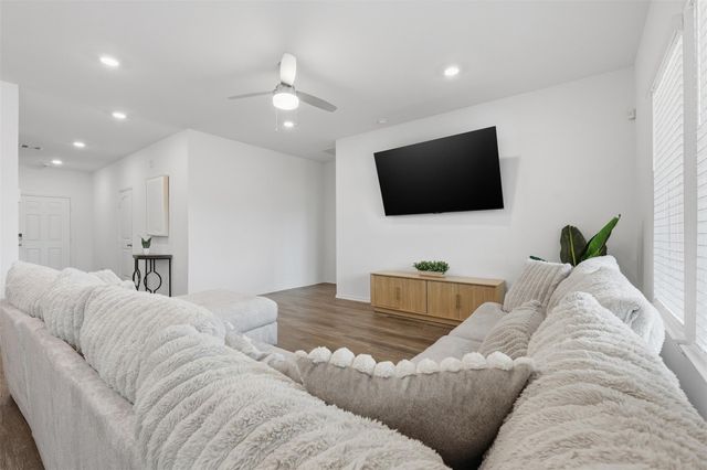 17719 Winfall Drive, Crosby, TX 77532