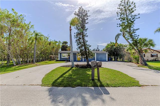 4567 San Antonio LN, Bonita Springs, FL 34134