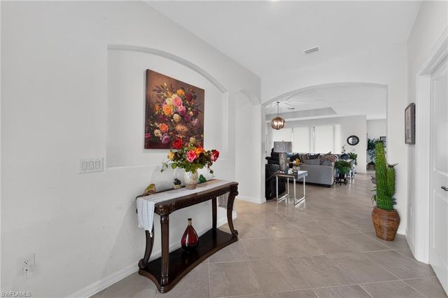3335 Menores WAY, Fort Myers, FL 33905