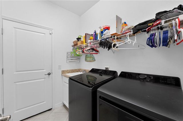 3335 Menores WAY, Fort Myers, FL 33905