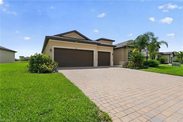 3335 Menores WAY, Fort Myers, FL 33905