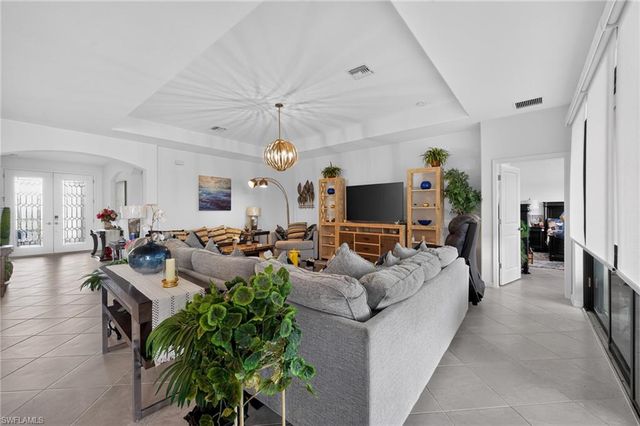 3335 Menores WAY, Fort Myers, FL 33905