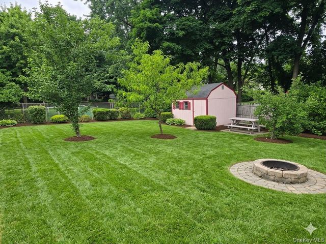 10 Northbrook Road, Spring Valley, NY 10977