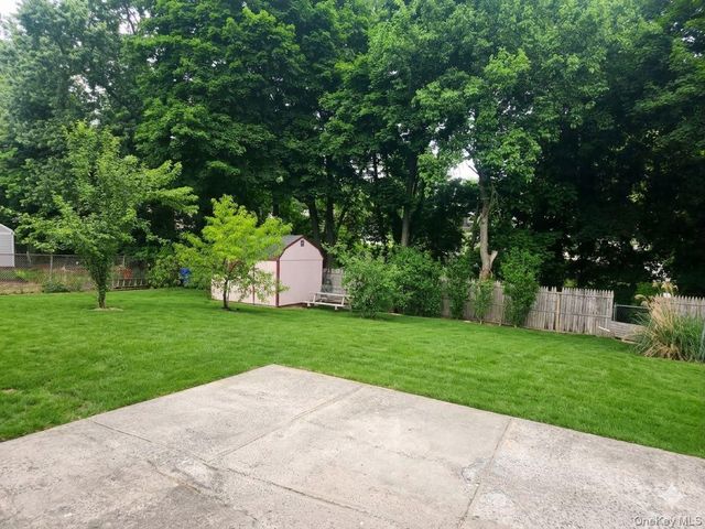 10 Northbrook Road, Spring Valley, NY 10977