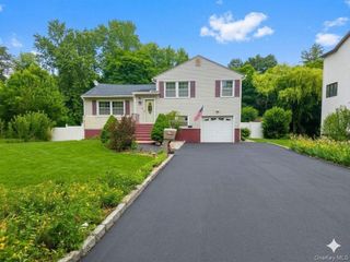 10 Northbrook Road, Spring Valley, NY 10977