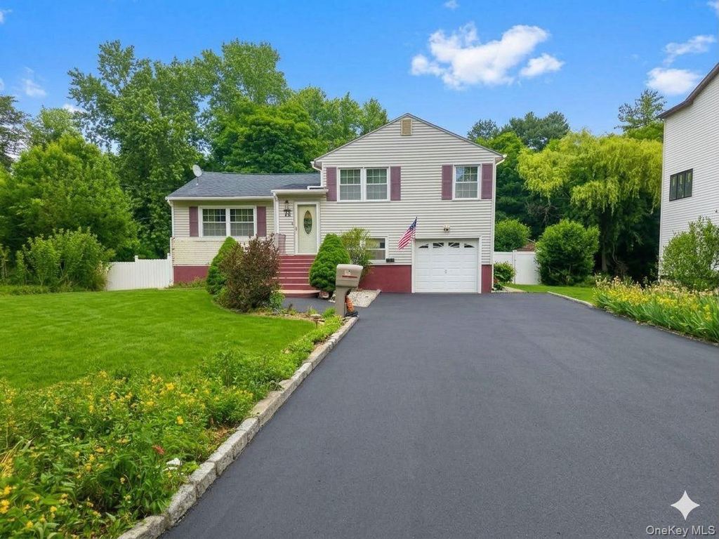 10 Northbrook Road, Spring Valley, NY 10977