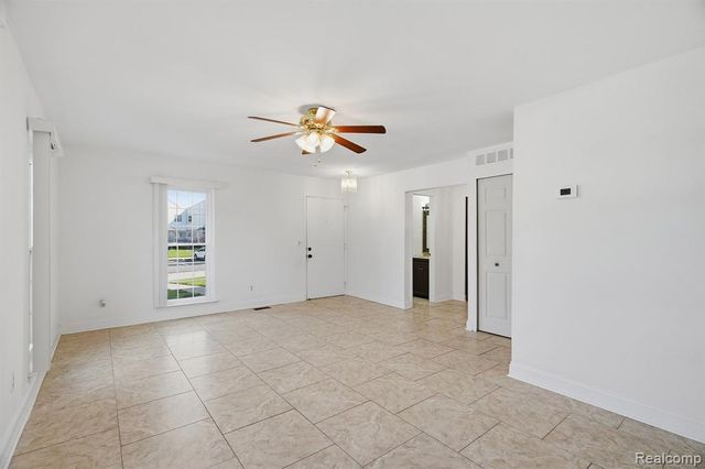 36511 Park Place Drive, Sterling Heights, MI 48310