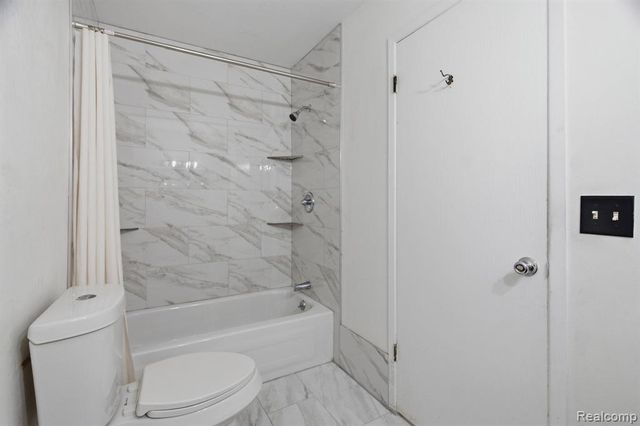 36511 Park Place Drive, Sterling Heights, MI 48310