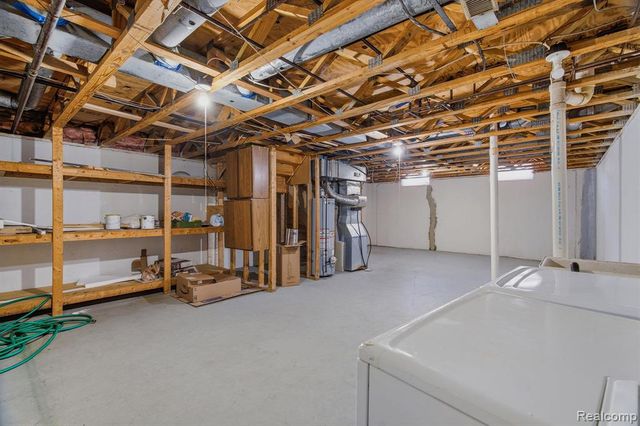 36511 Park Place Drive, Sterling Heights, MI 48310
