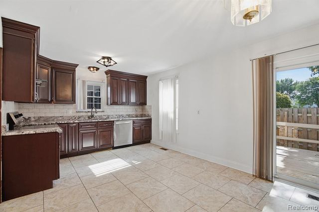 36511 Park Place Drive, Sterling Heights, MI 48310