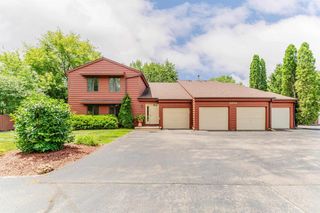 2250 MEADOWBROOK COURT #UNIT C, Oshkosh, WI 54904