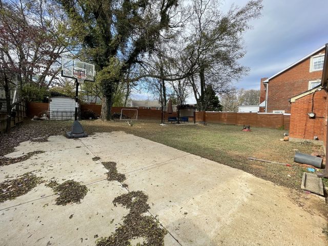 3217 Holbrook Dr, Nashville, TN 37211