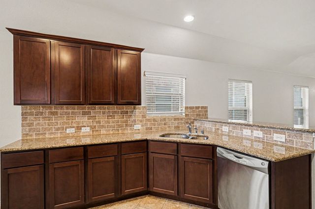 2833 Houston Wood Drive, Fort Worth, TX 76244