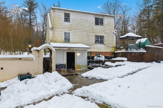 63 Parksville Road, Pleasant Valley, NY 12569