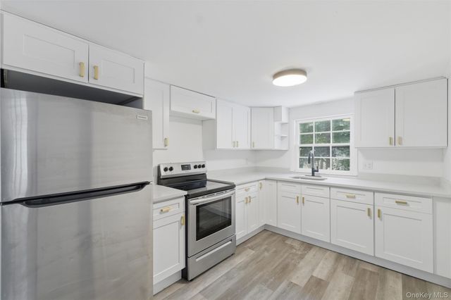 63 Parksville Road, Pleasant Valley, NY 12569