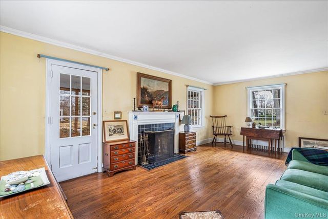 121 Knollwood Road, Rockville Centre, NY 11570