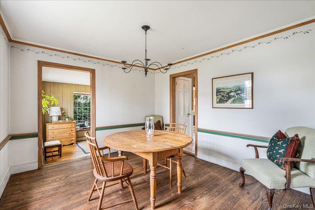 121 Knollwood Road, Rockville Centre, NY 11570