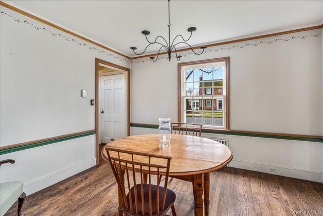 121 Knollwood Road, Rockville Centre, NY 11570